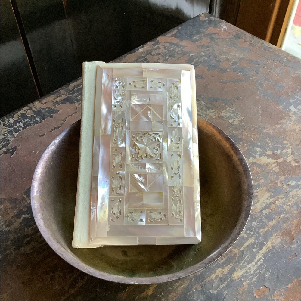 VTG Carved Mother of Pearl Covered Bible - Picture 4 of 5